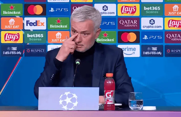 开云官网-不装了，穆帅突爆争议发言！本菲卡很意外，球迷：又开始甩锅了|何塞·穆里尼奥|本菲卡足球俱乐部|穆里尼奥|尤文图斯|国际米兰_新浪体育_新浪新闻