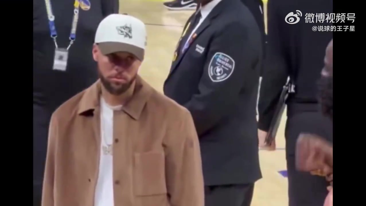 kaiyun-解说：追梦穿大花袄真有1234我爱勇士那味道 勇士坏在今天他上了