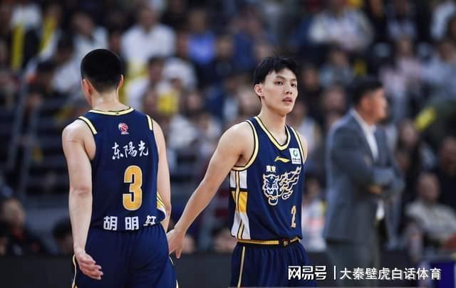 开云体育入口-胡明轩大爆发！广东4连胜登顶，北京队重返前4，最新排名一夜变天