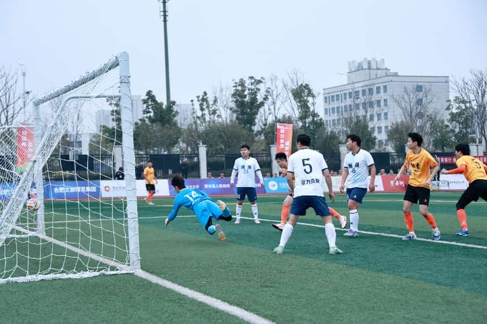 kaiyun-合肥城市足球联赛肥东主场首战激情开赛|肥东队|巢湖|体育场|比赛|球员_新浪体育_新浪新闻